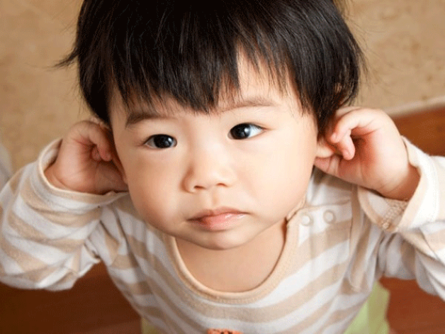 Viêm tai giữa trẻ em là bệnh lý thường gặp, đặc biệt thời điểm giao mùa, bệnh nếu không được điều trị sẽ gây ra các biến chứng nguy hiểm cho trẻ